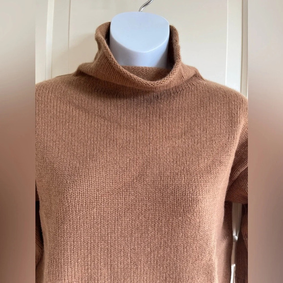 Aritzia Wilfred Luxe Cashmere Cyprie sweater Camel color size XXS - Picture 6 of 15